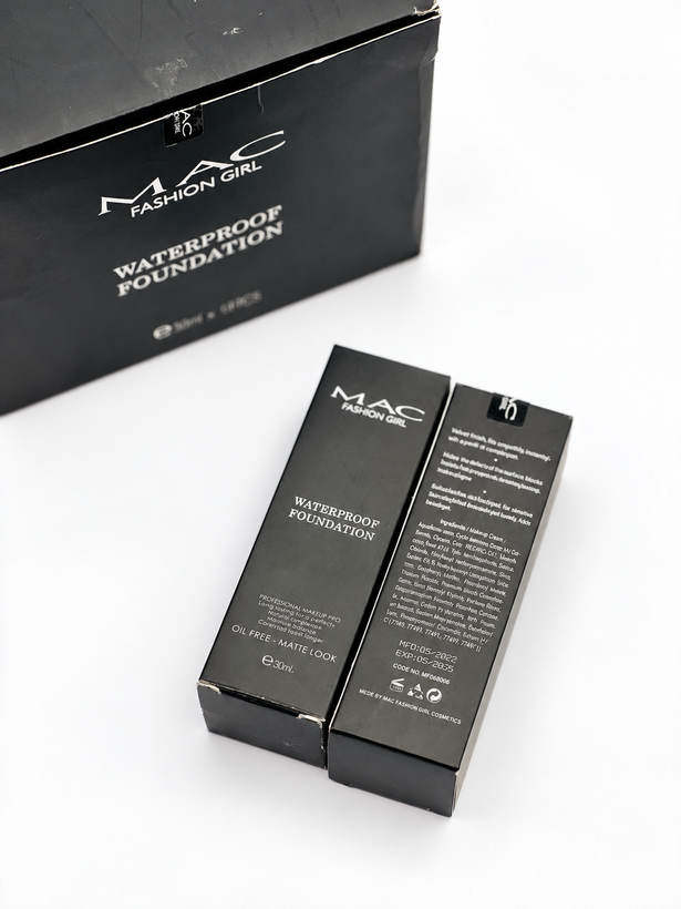 کرمپودر شیشهای Fashion Girl مدل Waterproof Foundation حجم ۵۰ میل