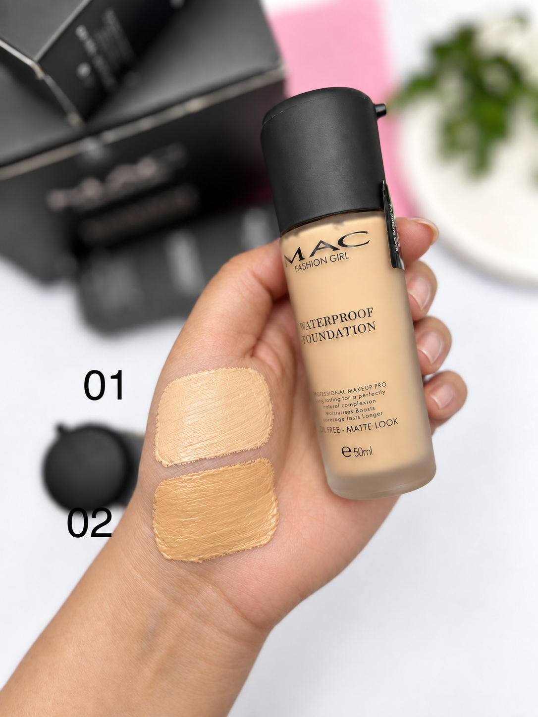کرم‌پودر شیشه‌ای  Fashion Girl مدل Waterproof Foundation حجم ۵۰ میل