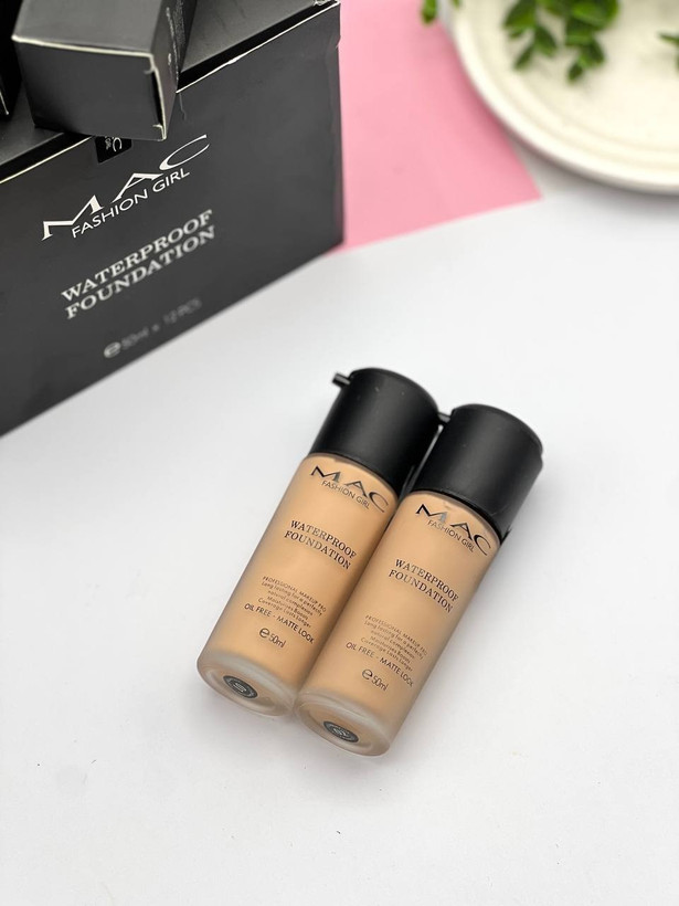 کرمپودر شیشهای Fashion Girl مدل Waterproof Foundation حجم ۵۰ میل